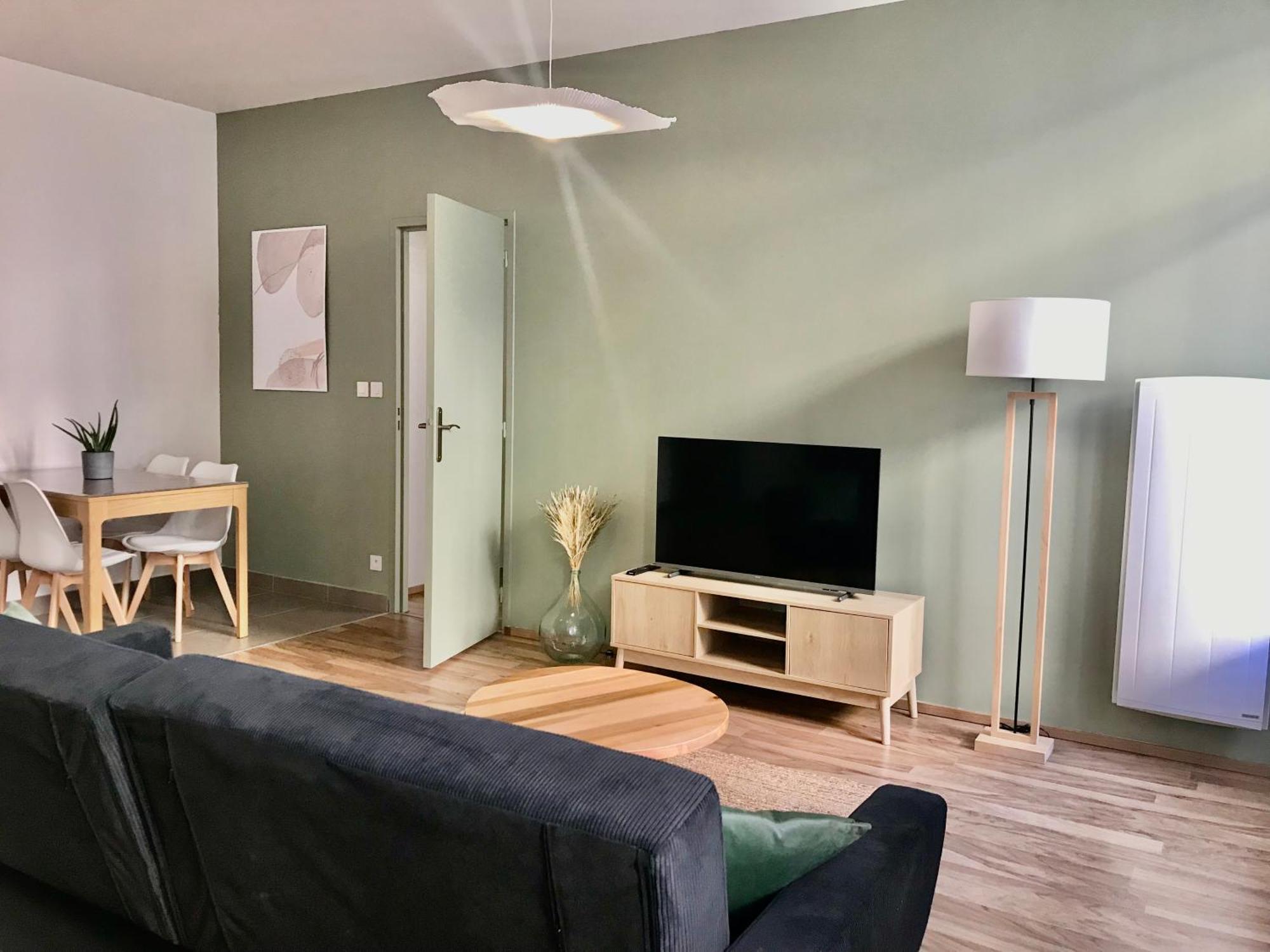 Appartamento Le Clemenceau - Hyper Centre - Calme - Proche Thermes Vichy Esterno foto